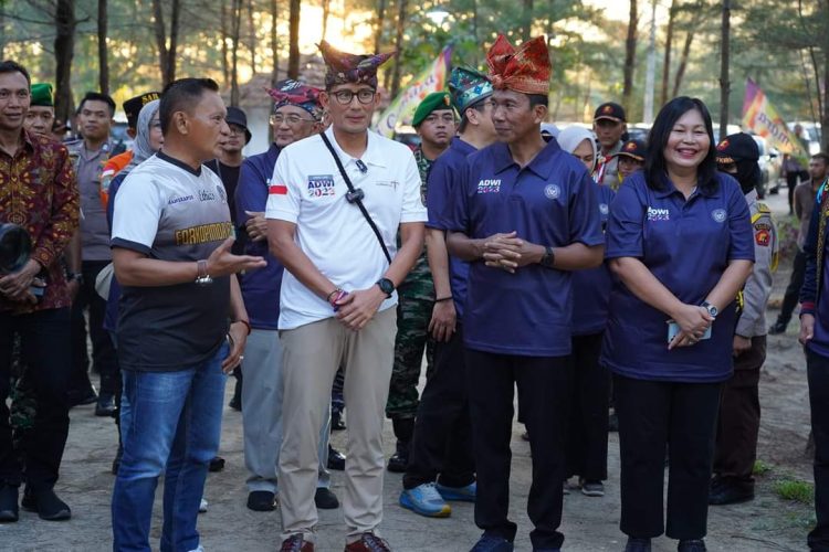 Peresmian desa wisata 'Dewi Tari Rebo' oleh Menteri Pariwisata dan Ekonomi Kreatif Sandiaga Salahudin Uno di Pantai Cemara, desa Rebo Kecamatan Sungailiat, Kabupaten Bangka, Jumat (13/05/23)