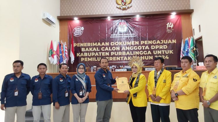 DPD Partai Golkar mengajukan bakal calon Caleg 50 orang ke KPU Purbalingga,  hari Sabtu, 13 /5/2023