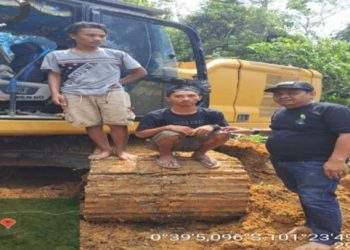 Unit Pelaksana Tugas Satuan Pengelolaan Hutan (UPT-KPH) Kabupaten Kuantan Singingi (Kuansing) kembali menyita satu unit alat berat eskavator yang sedang merambah kawasan hutan lindung Bukit batabuah