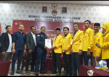 T. Muhammad Isa Aziz, S.E beserta Rombongan yang Pimpin langsung Ketua Golkar Aceh Utara Drs As Adi Sekretaris Hedra Supriadi S.E Bendahara H.Saifuddin serta ketua BAPILU Zulfikar Basyah S.E dan Rombongan mengantarkan Berkas Bacaleg Golkar Aceh utara