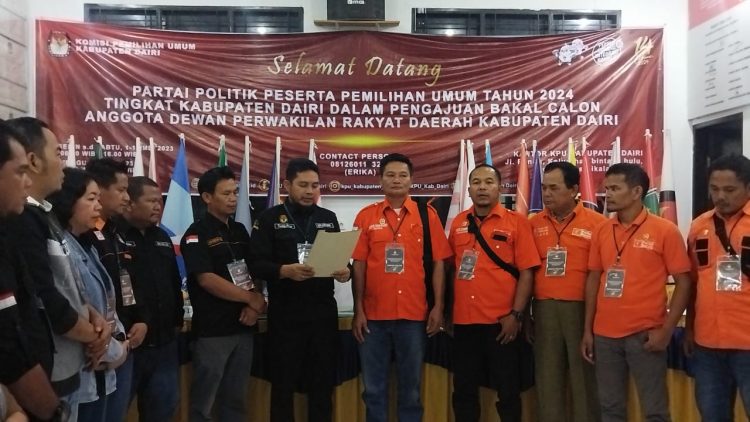 Partai buruh resmi lolos dan lengkap dalam tahapan pendaftaran pada KPU kabupaten dairi 14 mei 2023