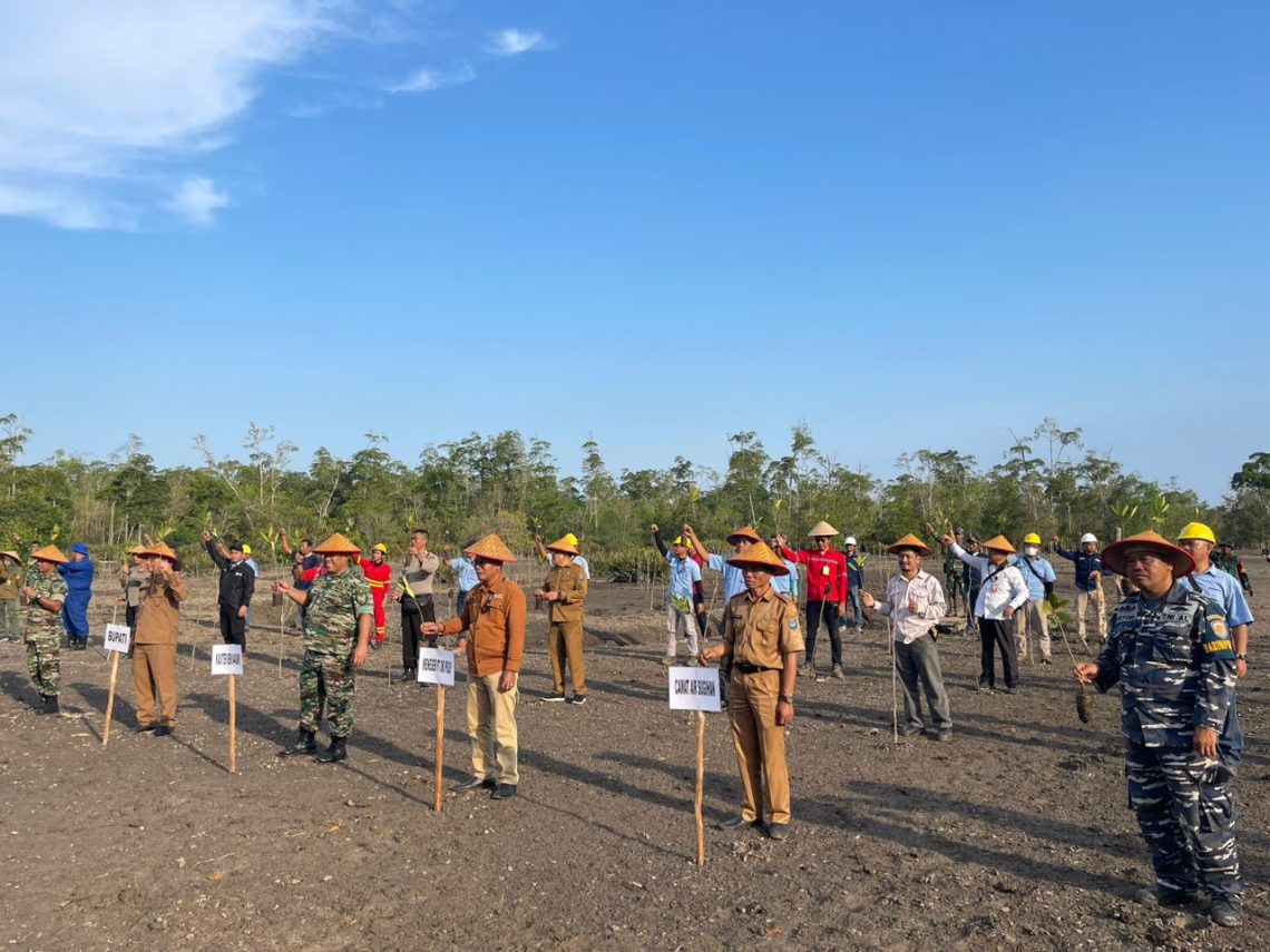 Penanaman di lokasi ini melibatkan kerjasama antara Kodim 0402/OKI dan Korem 044/Gapo, TNI/Polri, Pemda OKI, masyarakat sekitar, dan APP Sinar Mas melalui unit usahanya PT OKI Pulp & Paper Mills dan mitra pemasoknya PT Bumi Andalas Permai