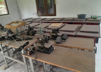 Mesin jahit di kantor desa bahjambi. bolon siahaan