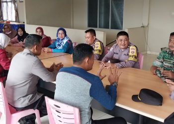 Polsek Merawang ngadakan kegiatan pertemuan dengan masyarakat bertajuk “Jum’at Curhat” guna mendengarkan keluhan warga secara langsung