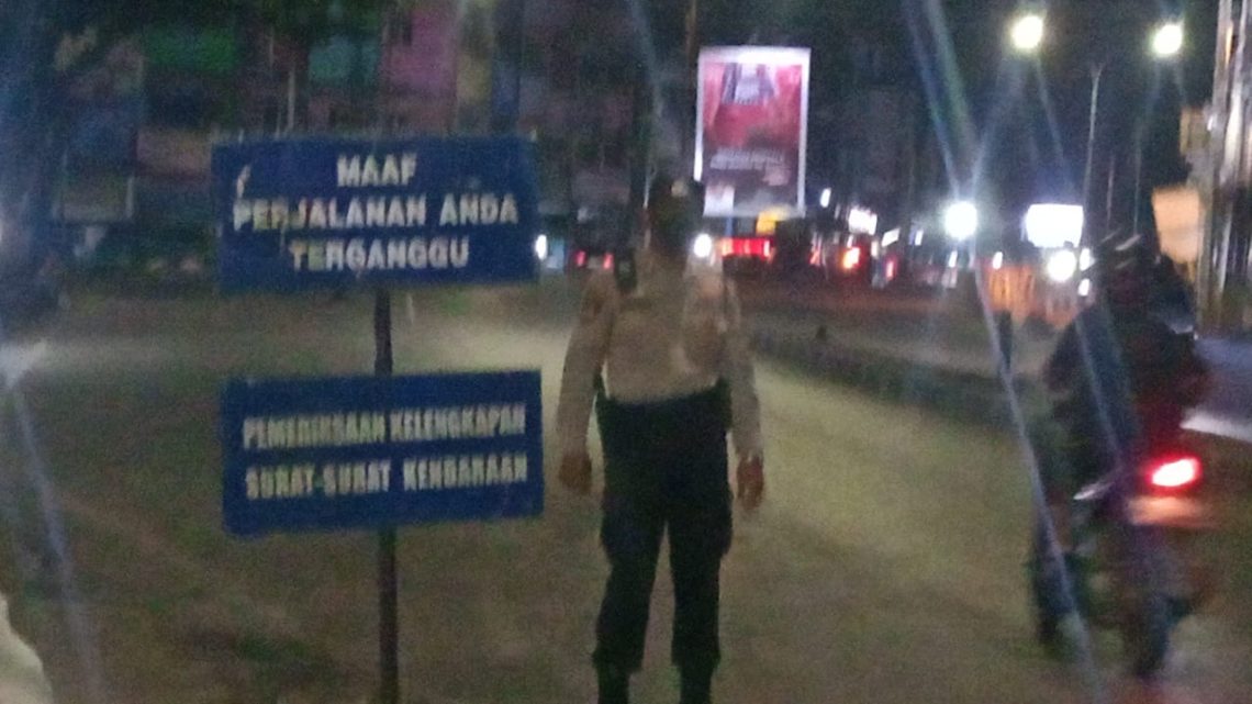 Polsek Ilir Timur II Polrestabes Palembang Polda Sumsel menggelar Kegiatan Rutin Yang Ditingkatkan (KRYD) berupa Razia Stasioner dan patroli Cipta Kondisi (cipkon), guna menciptakan rasa aman bagi masyarakat.