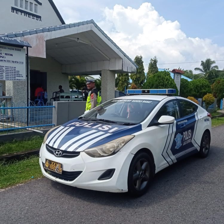 Sat Lantas Polres Bangka Barat melakasanakan Kegiatan PakeRudal ( Patroli ke Rumah Ibadah Lalu Lintas ) patroli ditempat ibadah yang ada di Kabupaten Bangka Barat seperti Gereja HKBP Kec. Muntok dan Gereja GPIB Kec. Muntok.