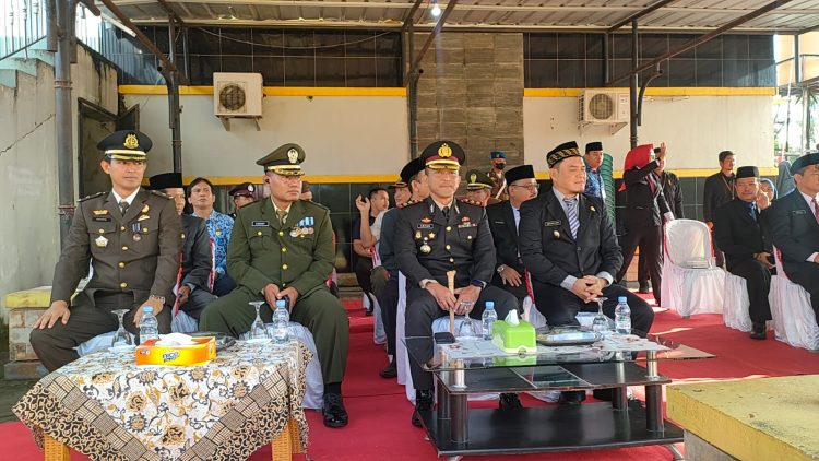 Kapolres Bangka Barat AKBP Catur Prasetiyo SIK menghadiri Upacara Hari Kebangkitan Nasional yang digelar di lapangan Atletik Pemda kabupaten Bangka Barat, Senin (22/05/2023)