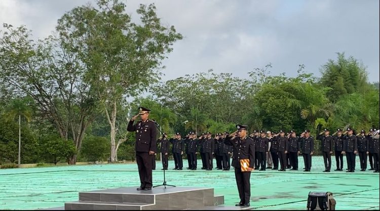 Polres Bangka Barat melaksanakan kegiatan upacara peringatan Hari Kebangkitan Nasional ke 115 dengan tema “Semangat Untuk Bangkit” yang dilaksanakan di Lapangan Apel Mapolres Bangka Barat.