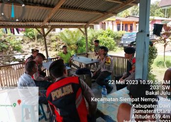 Sat Samapta Polres Dairi, Laksanakan Patroli Dialogis di Dusun 2 Juma Gunung Desa Bakal Julu Kecamatan Siempat Nempu Hulu Kabupaten Dairi, Senin (22-05-2023)