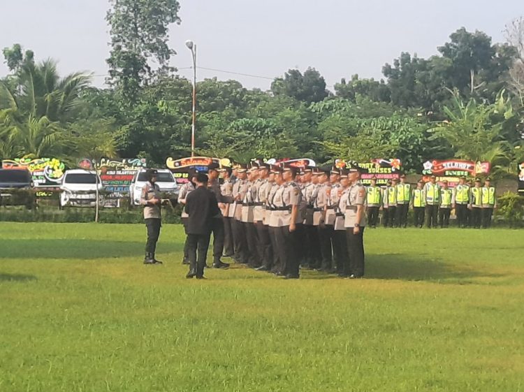 Kapolres OKI AKBP Dili Yanto S.I.K., SH., MH pimpin upacara serah terima jabatan (Sertijab) wakapolres, Kabagren, Kabag SDM, Kasat Samapta, Kasi Propam, Kapolsek Kota kayuagung, Kapolsek Mesuji, Kapolsek Lempuing, Kapolsek Mesuji Raya, Kapolsek Sungai Menang, Kapolsek Pangkalan Lampam, dan Kabag Log.