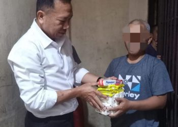 Para tahanan di berikan alat perlengkapan mandi dan sabun cuci untuk keperluan sehari hari di dalam tahanan