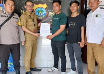Bhabinkamtibmas Polsek Wanea melaksanakan mediasi tentang selisih paham, Selasa (23/05/2023) sekitar pukul 12.15 wita