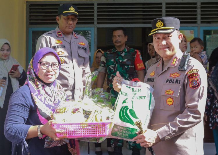 Kapolres Sabang AKBP Erwan, yang juga merupakan Bapak Asuh Anak Stunting (BAAS), laksanakan kegiatan Pemberian Makan Tambahan (PMT) di Gampong Kuta Barat, Sabang