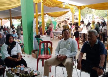 Bapak Uje Hermawan  Kepala BPD Desa Singajaya hadir dalam  Hajatan Desa/Selamatan Bumi di Desa Bendungan Kecamatan Jonggol Kabupaten Bogor, Rabu 24 Mei 2023