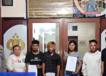 Bhabinkamtibmas Polresta Manado melaksanakan Problem Solving kasus penganiayaan dengan cara melempar batu, Rabu (24/05/2023).