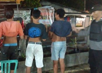 Personel Polsek Tikala Polresta Manado menggelar kegiatan rutin yang ditingkatkan (KRYD) guna jaga kamtibmas, Jumat (26/5/2023) malam.