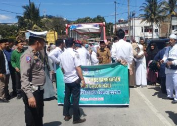 Polres Toba melaksanakan pengamanan keberangkatan 8 calon jamaah haji Tahun 2023 Selasa (30/05/2023) bertempat di Masjid Al Hadhonah Kelurahan Napitupulu Kecamatan Balige