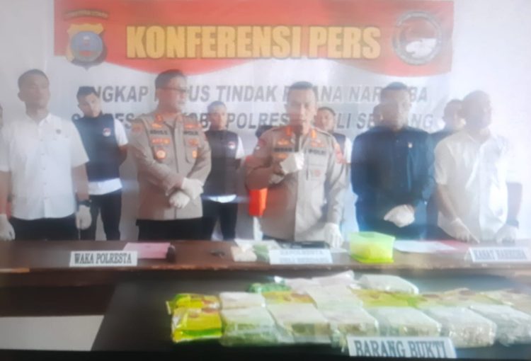 Kapolresta Deliserdang, Kombes Irsan Sinuhaji memberi penjelasan pada konfrensi pers di Aula Terbuka Polresta Deliserdang, Rabu (31/5/2023). (Foto Dok/ Komnas WI DS)