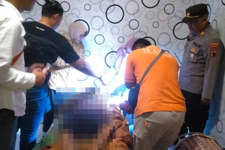 Seorang laki-laki ditemukan meninggal dunia di kebun wilayah Desa Lambur, Kecamatan Mrebet, Kabupaten Purbalingga, Selasa (30/5/2021) malam.
