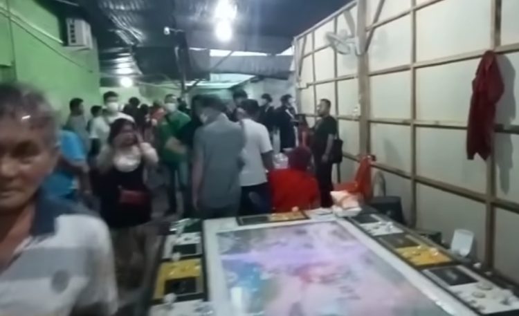 Polda Sumut memggerebek gudang yang dijadikan lokasi judi yang beromzet ratusan juta di km 18 Binjai, Minggu (28/5/2023). (Foto Dok/ Polda Sumut)