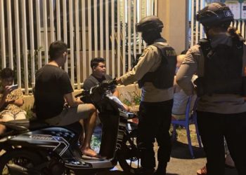Anggota kepolisian melaksanakan patroli Presisi guna antisipasi 3C, dan gangguan keamanan dan ketertiban ke sejumlah objek vital di wilayah hukum Polresta Manado, Selasa (30/5/2023) malam.