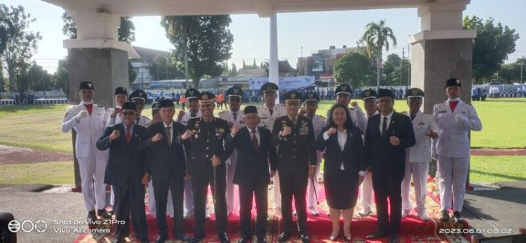 Pemerintah Deerah Kabupaten Ogan Komering Ilir menyelenggarakan Upacara Peringatan Hari Lahir Pancasila yang dilaksanakan halaman pemda OKI, Kamis (1/6/2023)