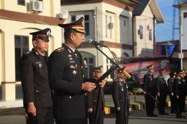 Polres Lhokseumawe menggelar upacara peringatan hari lahir Pancasila tahun 2023 yang dilaksanakan di Lapangan Apel Mapolres Lhokseumawe, Kamis (01/06/2023) pagi.