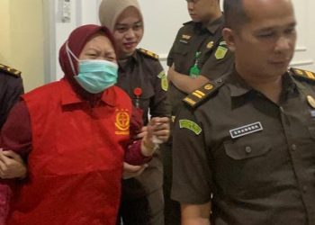 Penyidik Kejaksaan Negeri (Kejari) resmi menetapkan tersangka Kepala Desa (Kades) Sumber Baru, Kecamatan Mesuji Raya Kabupaten OKI, Yuliah Diah Eka Lestari, atas dugaan perkara tindak pidana korupsi pungutan pembuatan Surat Pengakuan Hak Tanah pada Desa Sumber Baru