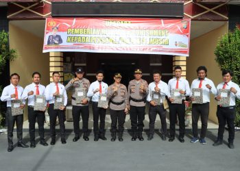 Kapolres Samosir AKBP Yogie Hardiman, S.H, S.I.K MH pimpin pelaksanaan Upacara Pelepasan Purna Bhakti, dan Pemberian Reward 11 Personil Polres Samosir Tahun 2023, Jumat (02/06/2023)