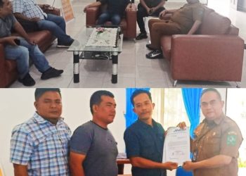 Pengurus Cabang Jaringan Media Siber Indonesia (Pengcab JMSI) Simalungun menyerahkan Surat Keputusan (SK) kepengurusan ke Pemkab Simalungun melalui Dinas Komunikasi dan Informatika (Kominfo), Senin (5/6/2023)