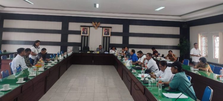 Pansus DPRD Simalungun memanggil pihak ketiga yakni manajemen Hotel Patra Jasa Parapat, Senin (5/6/2023), untuk mendalami terkait persoalan Pemilihan Pangulu Nagori (Pilpanag) serentak Tahun 2022 yang dilaksanakan 15 Maret 2023 melalui Dinas Pemberdayaan Masyarakat dan Pemerintahan Nagori (DPMPN)