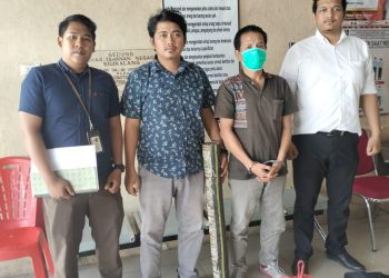 Pelimpahan tersangka dan barang bukti ke Kejaksaan Negeri Dairi pada hari Senin 5/6/ 2023, perkara dugaan tindak pidana pemerasan (aksi premanisme) yang ditangkap pada hari senin 08/03/23 pukul 15.00 wib di jalan SM. Raja tiga baru Desa Huta usang kecamatan Pegagan Hilir Kabupaten Dairi