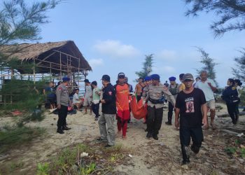 Sat Polairud bersama tim gabungan berhasil menemukan Jonatan ( 15 ), warga Kampung Sawah, Kelurahan Tanjung, Kecamatan Mentok yang hilang terseret arus pada Selasa 06 /Juni 2023 kemarin
