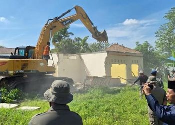 Pembongkaran terhadap tiga bangunan rumah yang berada di lahan HGU PTPN 2 No.152, Desa Sampali, Kecamatan Percut Seituan, Rabu (7/6/2023).