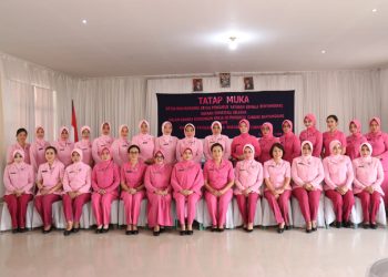 Ny. Evi Rachmad Wibowo beserta rombongan saat melaksanakan kegiatan kunjungan kerja tatap muka ke Polres PALI pada Rabu (7/6/2023).