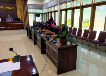 Ketua Pengawasan dan Monitoring Badan Khusus Waspamop LMR Sullsel kembali mendatangi kantor DPRD Kabupaten Wajo, Kamis 8 Juni 2023.