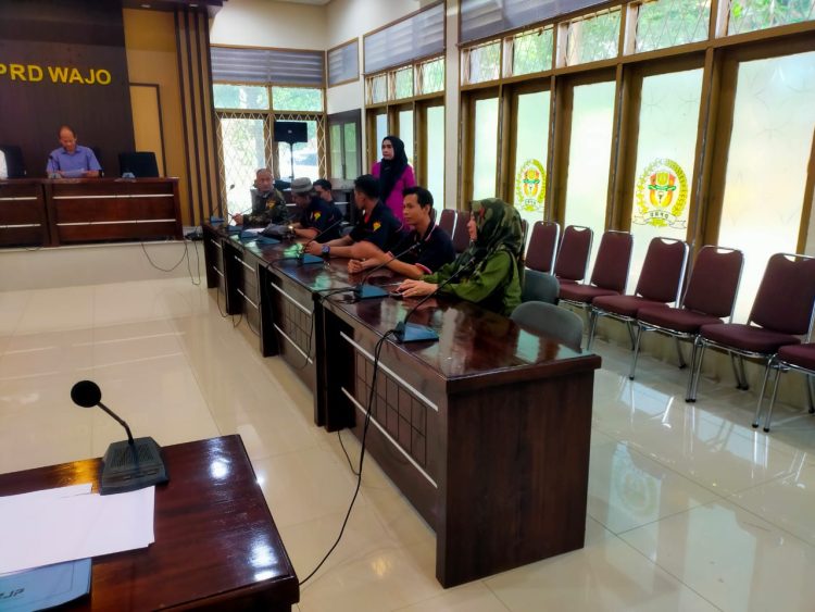 Ketua Pengawasan dan Monitoring Badan Khusus Waspamop LMR Sullsel kembali mendatangi kantor DPRD Kabupaten Wajo, Kamis 8 Juni 2023.