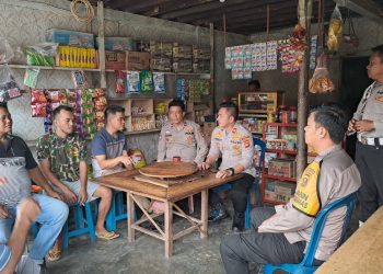 Polsek Penukal Utara melakukan Kegiatan Jumat Curhat Yang dipimpin langsung oleh Kapolsek Penukal Utara IPTU Fredy Franse Triwahyudi. SH bersama Kanit Binmas Aipda DHANA, S.