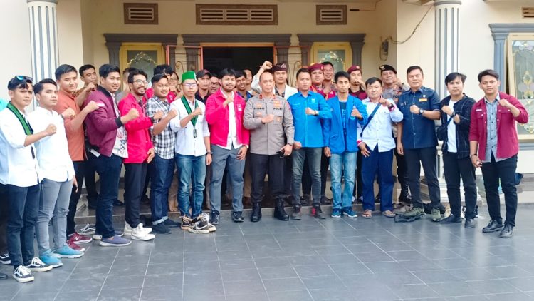 Kapolda Sumsel Irjen Pol A Rahmad Wibowo bersama PJU Polda Sumsel menggelar silaturahmi dan ramah tamah bersama Organisasi Kepemudaan dan Mahasiswa Sumatera Selatan