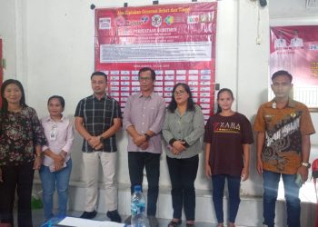 Kepala Desa Sohoya Talimano Buulolo saat menyampaikan laporan pada pelaksanaan rembug stunting yang dilaksanakan didesanya, Sabtu (10/6/2023).