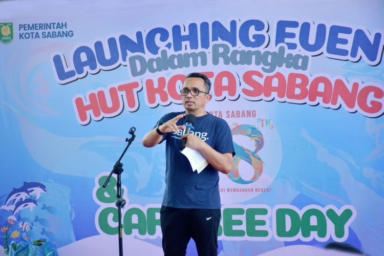 Pj Wali Kota Sabang Reza Fahlevi resmi melaunching ragam kegiatan HUT Kota Sabang tersebut, di Tugu Kembar, tepat di depan Kantor Wali Kota Sabang