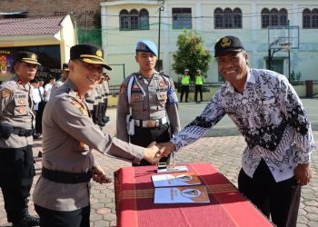 Upacara Bendera dan Penandatanganan Nota Kesepahaman antara Persatuan Guru Republik Indonesia (PGRI) Kab. Samosir dengan Polres Samosir hari senin tanggal 12 juni 2023
