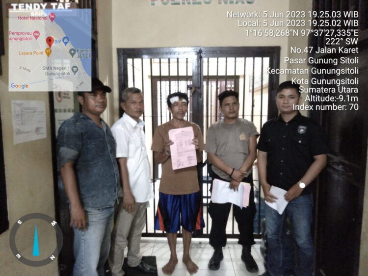Salah satu wartawan harian SIB (Sinar Indonesia Baru) telah melaporkan penikaman saudara kandungnya di Polsek Sirombu dan telah di proses hingga tersangka telah di tahan