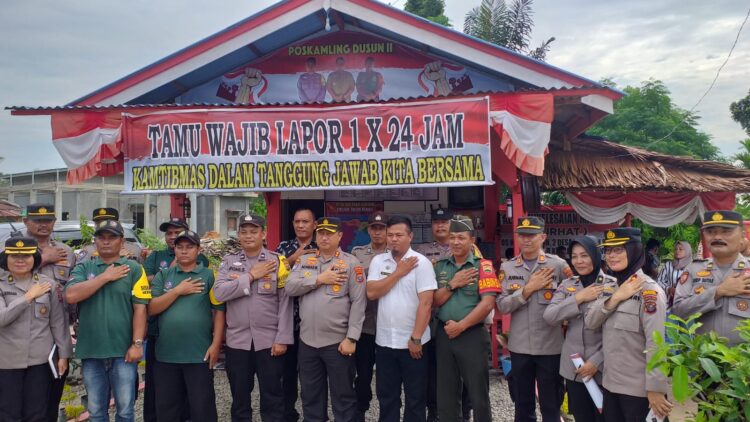 Wadir Binmas Polda Sumut AKBP Achmad M, S.IK didampingi oleh Kasat Binmas Polresta Deliserdang Kompol Rosmeri melakukan penilaian Pos Kamling Jalan Sultan Serdang Dusun I Desa Sena, Kecamatan Batang Kuis, Kabupaten Deliserdang dan Pos Kamling desa Tadukan raga Kecamatan STM Hilir Telun Kenas