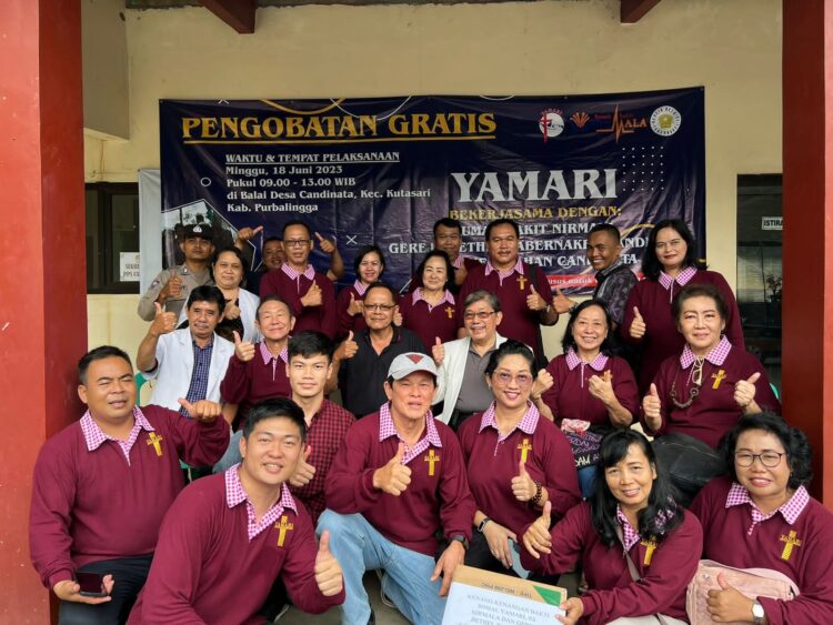 Sebanyak 230 warga Desa Candinata, Kecamatan Kutasari, memeriksakan diri kesehatan mereka secara gratis di balai desa setempat, Minggu 18 Juni 2023