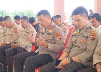 Kegiatan Doa Bersama dalam rangka Hari Bhayangkara ke 77 di Polres Boven Digoel Hari Senin (19/06/23). Doa bersama dikuti oleh PJU dan seluruh Personil Polres Boven Digoel.