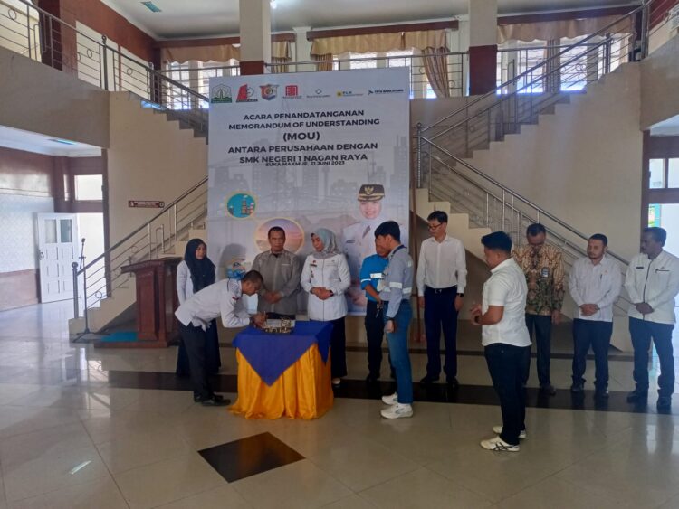 SMK N 1 Nagan Raya melakukan Memorandum of Understanding (MoU) dengan beberapa perusahaan pertambangan dan kelistrikan yang ada di Nagan Raya