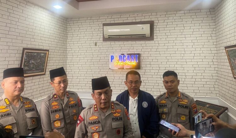 Kapolda Sumut, Irjen Pol RZ Panca Putra Simanjuntak mengucapkan turut berbelangsung atas meninggalnya mahasiswa UMSU korban begal, Selasa (20/6/2023) di Mapolda Sumut. (Foto Dok/ Polda Sumut)