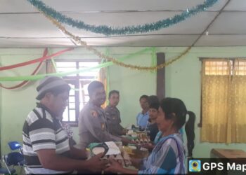 Polsek Parongil AKP Hotman Purba Dalam rangka menyambut memeriahkan hari Bhayangkara ke 77 yang jatuh pada tanggal, 1 Juli nanti, jajaran personel Polsek Parongil Dairi melakukan giat bakti sosial (Baksos) ke jemaah Gereja GSJA Desa Lae Parira Yang Diterima langsung Oleh Para jemaah Gereja GSJA Desa lae Parira. Rabu, (21/6/2023).