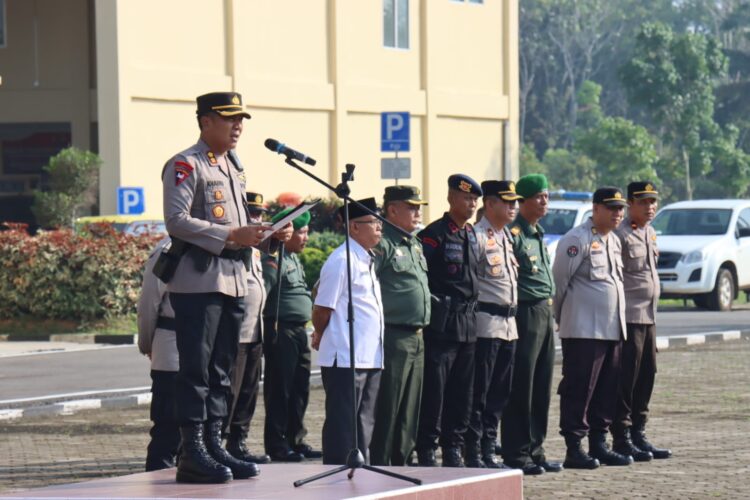 Kapolres PALI AKBP Khairu Nasrudin SIK MH memimpin apel Ketua Satuan Keamanan Lingkungan (Satkamling), pada Rabu 21 Juni 2023